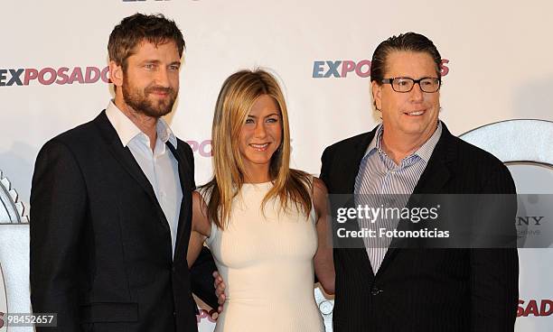 Actor Gerard Butler, actress Jennifer Aniston and director Andy Tennant attend 'Exposados' photocall, at the Villamagna Hotel on March 30, 2010 in...