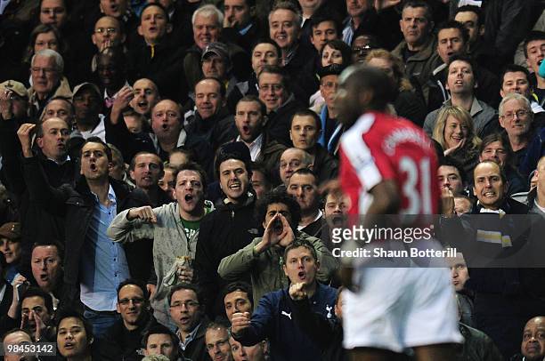 Tottenham Hotspur fans berate Sol Campbell of Arsenal during the Barclays Premier League match between Tottenham Hotspur and Arsenal at White Hart...