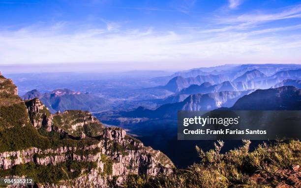 pedra furada - morro da igreja -urubici - sc - igreja fotografías e imágenes de stock