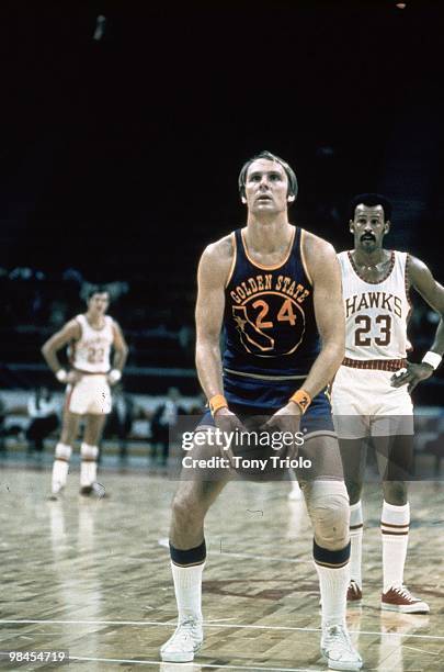 Golden State Warriors Rick Barry in action, underhand free throw vs Atlanta Hawks. Atlanta, GA CREDIT: Tony Triolo
