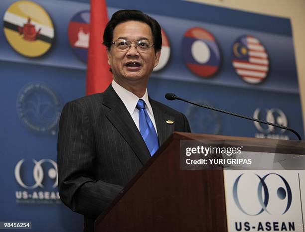 Vietnamese Prime Minister Nguyen Tan Dung speaks at a business breakfast to enhance bilateral economic relations between Vietnam and the US in...