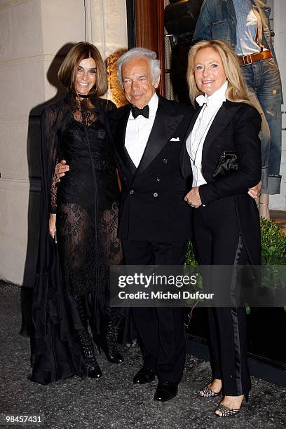 Carine Roitfeld, Ralph Lauren and Ricky Lauren attend the Ralph Lauren Dinner to Celebrate Flagship Opening - Photocall on April 14, 2010 in Paris,...