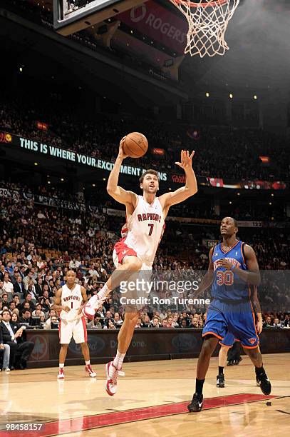 Andrea Bargnani of the Toronto Raptors prepares for takeoff ahead of Earl Barron of the New York Knicks during a game on April 14, 2010 at the Air...