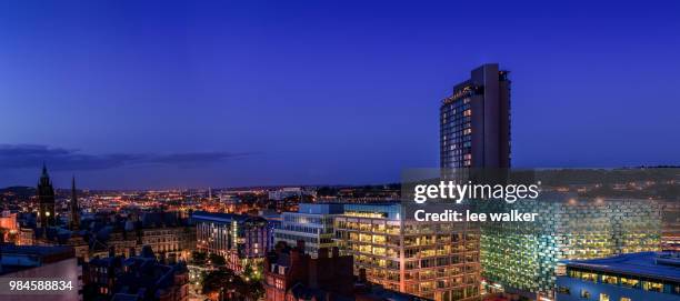 sheffield at night - sheffield cityscape stock pictures, royalty-free photos & images