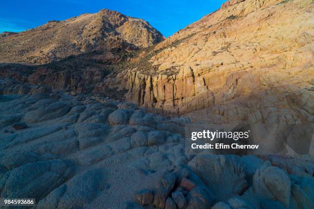 mountains of south sinai - tourism in south sinai imagens e fotografias de stock