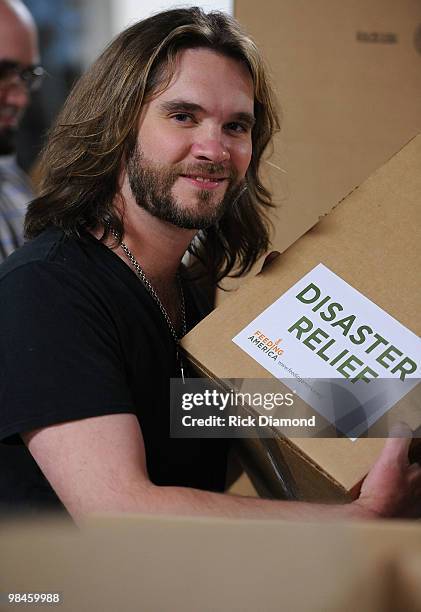 Former American Idol's Bo Bice participates in the "Idol Gives Back" Volunteer Program at the Second Harvest Food Bank of Middle Tennessee, April 14,...