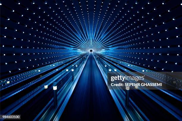 background of abstract architecture of tunnel - tunnel photos et images de collection