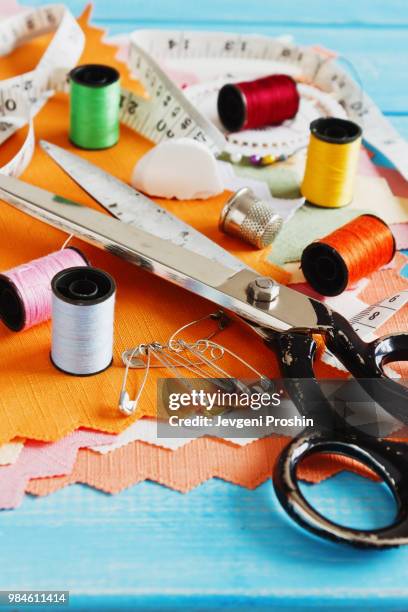 tailor scissors - thimble stock pictures, royalty-free photos & images