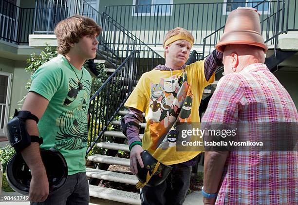 Plunk Hunting" - Zeke and Luther set out to retrieve Nana's wig from neighborhood bullies the Plunk brothers, after they steal it from Nana's front...