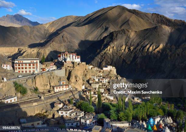 lamayuru gonpa. evening. - lamayuru stockfoto's en -beelden