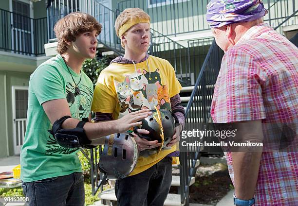 Plunk Hunting" - Zeke and Luther set out to retrieve Nana's wig from neighborhood bullies the Plunk brothers, after they steal it from Nana's front...