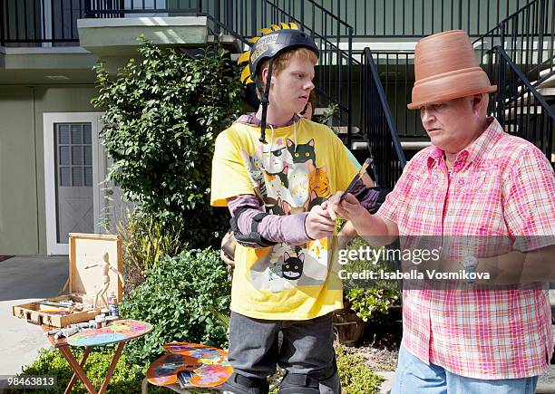 Plunk Hunting" - Zeke and Luther set out to retrieve Nana's wig from neighborhood bullies the Plunk brothers, after they steal it from Nana's front...