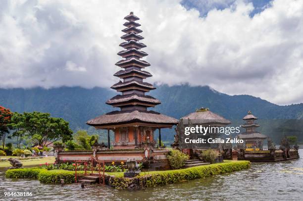 pura ulun danu bratan temple - bedugal stock pictures, royalty-free photos & images