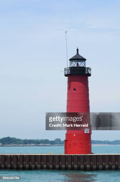 red steel lighthouse - red beacon stock pictures, royalty-free photos & images