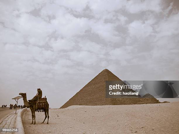 pyramids of giza - haoliang stock pictures, royalty-free photos & images