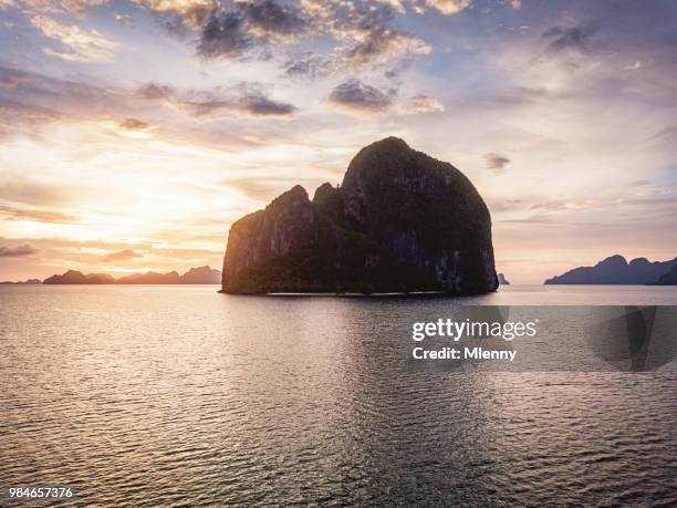 lindo pôr do sol el nido palawan nas filipinas - mlenny - fotografias e filmes do acervo