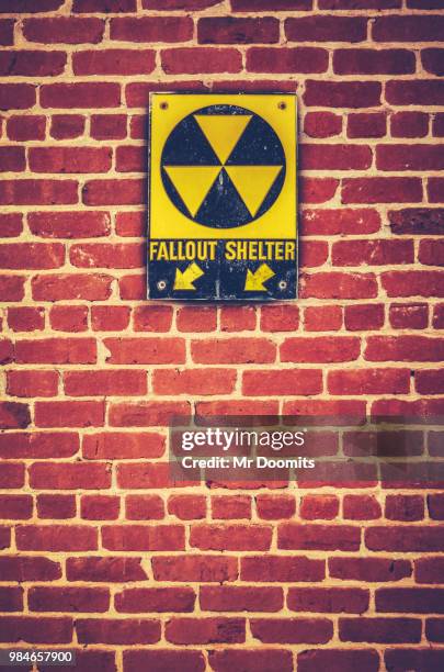 nuclear fallout shelter sign - fallout shelter ストックフォトと画像