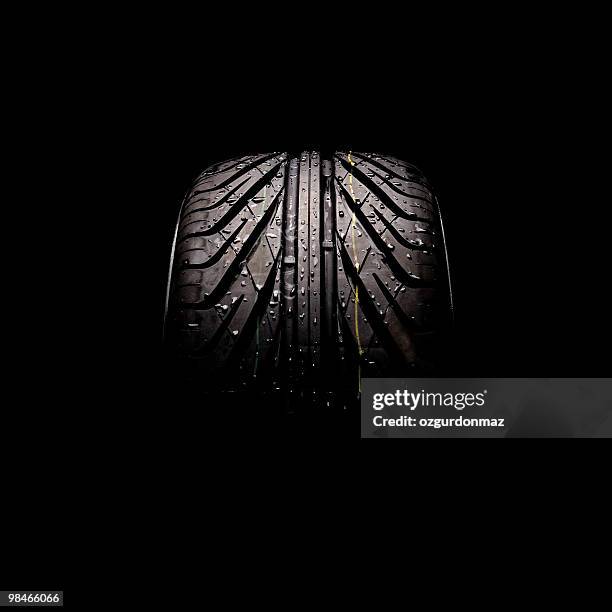 tire serie - neumático fotografías e imágenes de stock