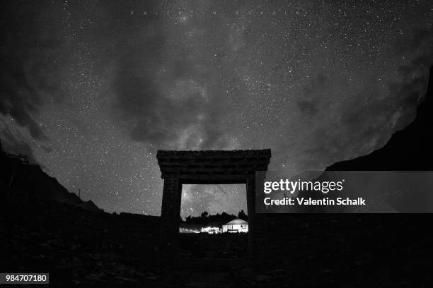 stargate - stargate fotografías e imágenes de stock