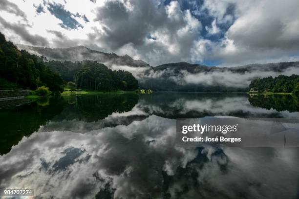 sete cidades lake - cidades foto e immagini stock