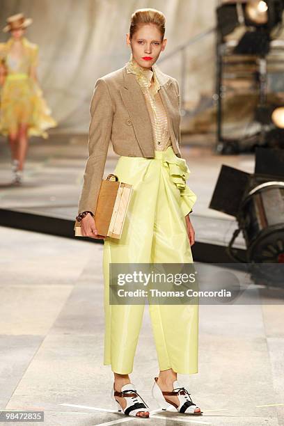 Heidi Mount walks the runway at Isaac Mizrahi Spring 2010 during Mercedes-Benz Fashion Week at Bryant Park on September 17, 2009 in New York City.