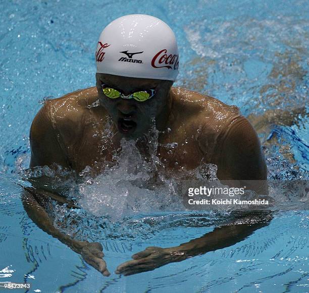 Kosuke Kitajima competes in the Men's 200m Breaststroke Final during the day three of the Japan Swim 2010 at Tokyo Tatsumi International Swimming...