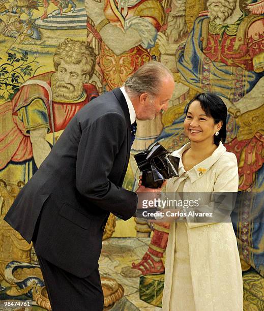 Philippines President Gloria Macapagal Arroyo receives "Don Quijote de la Mancha" International award from King Juan Carlos of Spain at the Zarzuela...