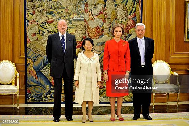 King Juan Carlos of Spain, Philippines President Gloria Macapagal Arroyo, Queen Sofia of Spain and Peruvian writer Mario Vargas Llosa attend "Don...