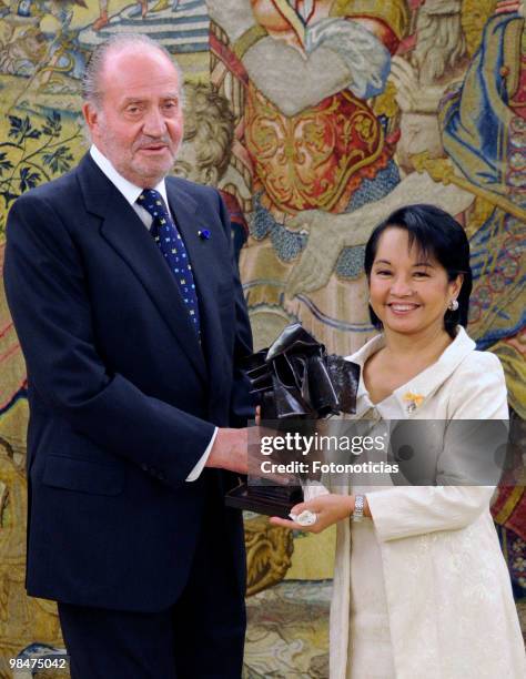 King Juan Carlos of Spain delivers 'Don Quijote De La Mancha' International Award to President of Philippines Gloria Macapagal Arroyo, at Zarzuela...