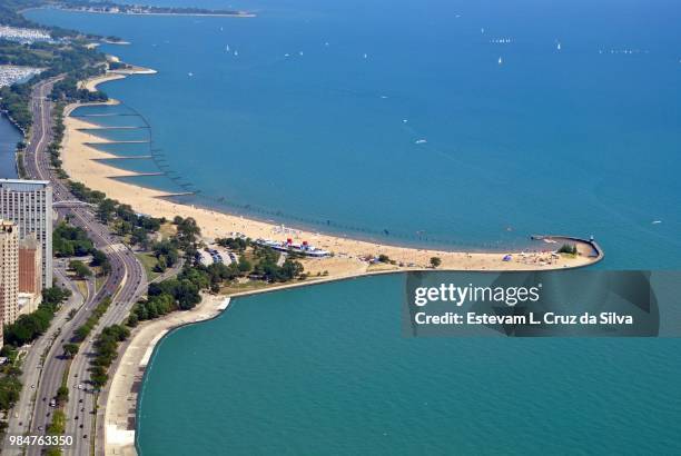 north avenue beach - north avenue beach stockfoto's en -beelden