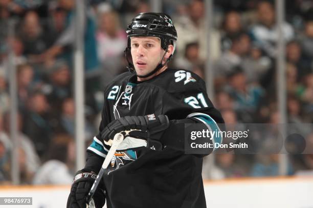 Scott Nichol of the San Jose Sharks waits for the faceoff against the Vancouver Canucks during an NHL game on April 8, 2010 at HP Pavilion at San...