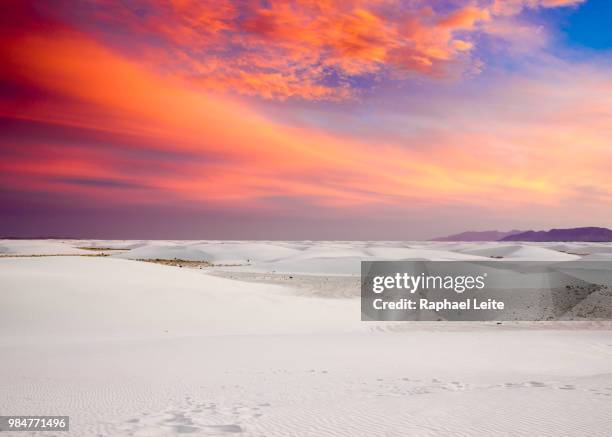 sunset over white sands national monument in new mexico, usa. - white sand dune stock pictures, royalty-free photos & images