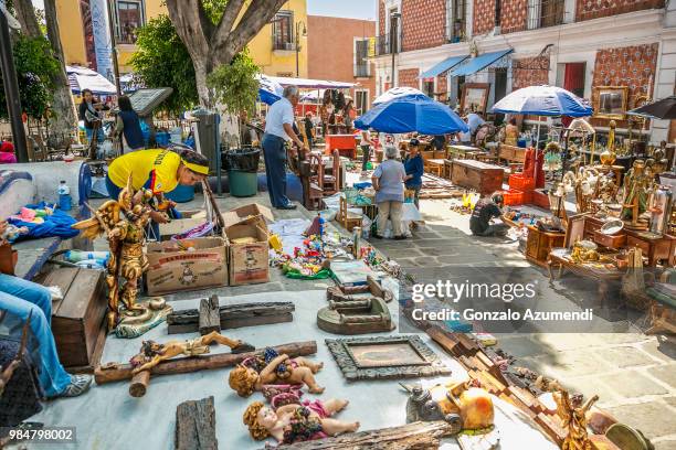 antique market in puebla, - puebla mexico stockfoto's en -beelden