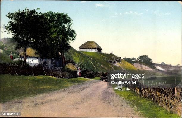 Ak Ukraine, Widoki i typy Ukrainy, Ukrainer Bauern, Bauernhof, Dorfweg