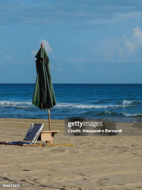 l'attesa - attesa stockfoto's en -beelden