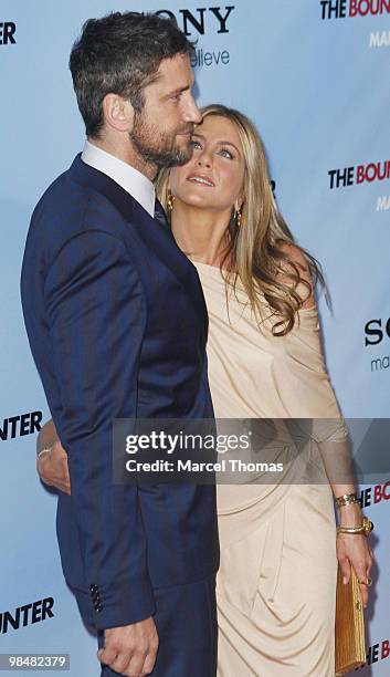 Gerard Butler and Jennifer Aniston attend the premiere of 'The Bounty Hunter' at the Ziegfeld Theater on March 16, 2010 in New York, New York.