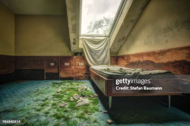 Run Down Inn 1,095 Run Down Hotel Stock Photos, High-Res Pictures, and Images ...
