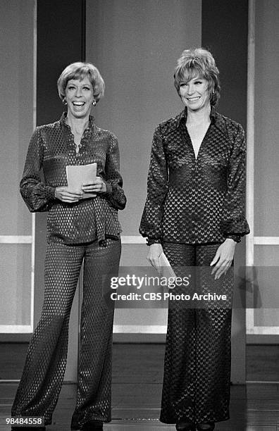 Actors Carol Burnett and Shirley MacLaine on "The Carol Bunett Show" on July 25, 1975 in Los Angeles, California.