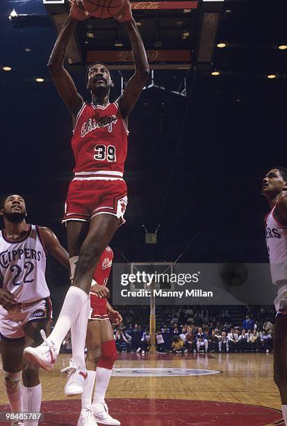 Chicago Bulls Caldwell Jones in action vs Los Angeles Clippers. Los Angeles, CA CREDIT: Manny Millan