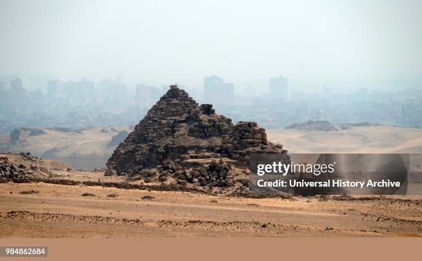 Little Pyramids 1,094 Small Pyramid Stock Photos, High-Res Pictures, and Images - Getty ...