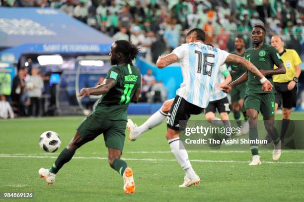 Marcos Rojo of Argentina scores his side's second goal during the 2018 FIFA World Cup Russia group D match between Nigeria and Argentina at Saint...