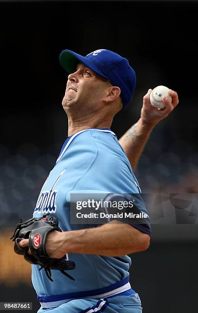 Starting pitcher Tim Hudson of the Atlanta Braves throws from the mound against the San Diego Padres at Petco Park on April 15, 2010 in San Diego,...