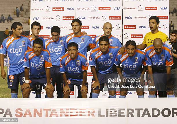 PLayers of Bolivia's Blooming pose for a photograph before a match against Libertad at Ramon Aguilera Costa Stadium on April 15, 2010 in Santa Cruz,...