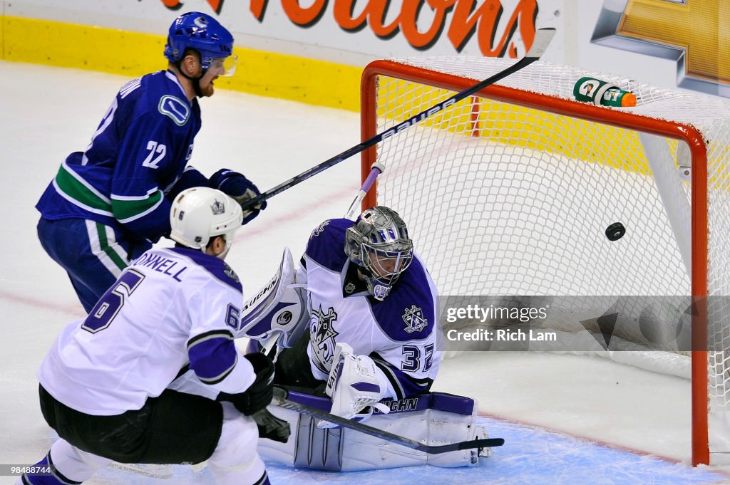 Los Angeles Kings v Vancouver Canucks - Game One