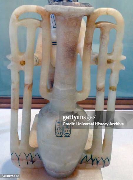 Ornamental unguent vase made from alabaster. From the tomb of King Tutankhamen. 1323 BC. 18th dynasty. New Kingdom.