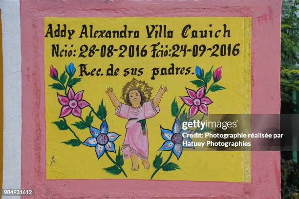 hoctun, a mayan cemetery in yucatan - hatuey photographies - fotografias e filmes do acervo