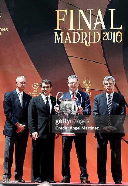 Johan Cruyff, honorary president of FC Barcelona, Joan Laporta, president of FC Barcelona, Alberto Ruiz Gallardon, mayor of Madrid and Angel Maria...