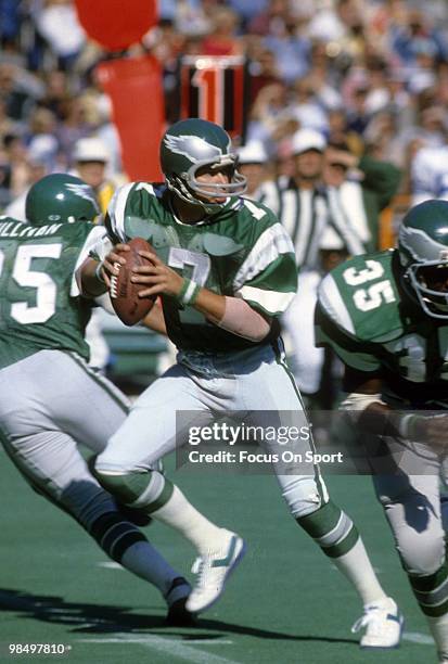 S: Quarterback Ron Jaworski of the Philadelphia Eagles drops back to pass circa late 1970's during an NFL football game at Veterans Stadium in...