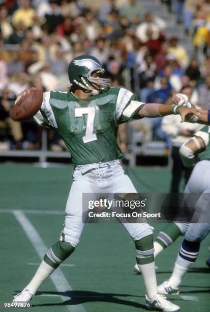 S: Quarterback Ron Jaworski of the Philadelphia Eagles drops back to pass circa late 1970's during an NFL football game at Veterans Stadium in...