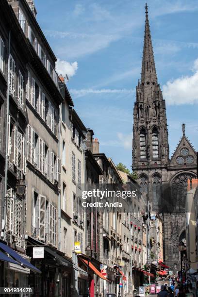 Clermont-Ferrand : 'rue des Gras' street in the town centre. In the background, the Cathedral of Our Lady of the Assumption of Clermont-Ferrand,...